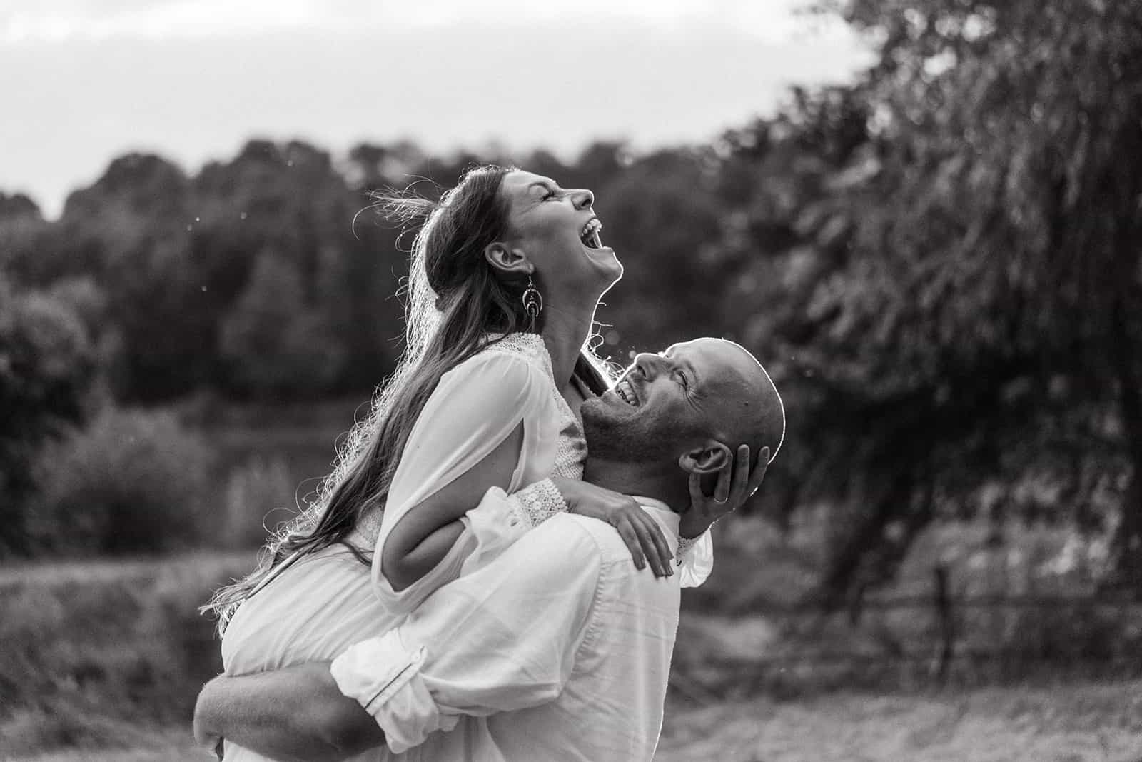 Romantische Hochzeitsfotos schwarz-weiß – Hochzeitsfotograf Offenburg Martin Schengel